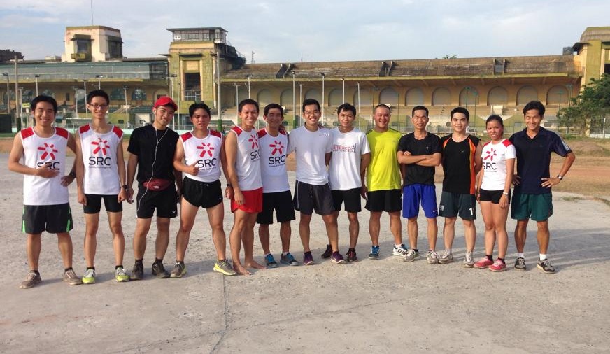 Các thành viên của Sunday Running Club trong một buổi chạy ở Phú Thọ