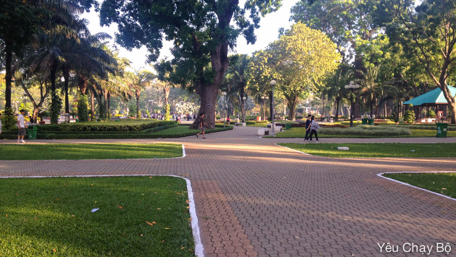 Công viên Gia Định sáng sớm chủ nhật