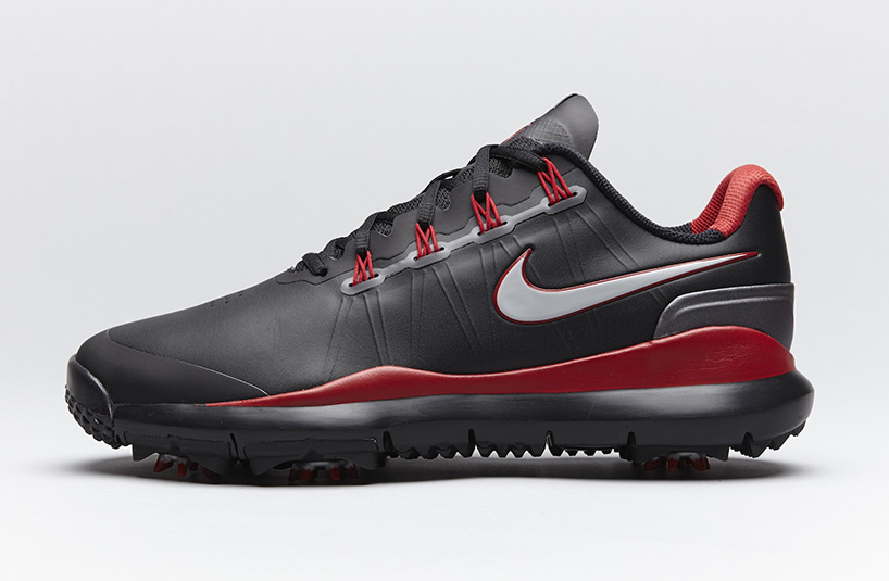 Nike TW14 (2014) - Giày đánh golf của Tiger Woods được tích hợp công nghệ Nike Free