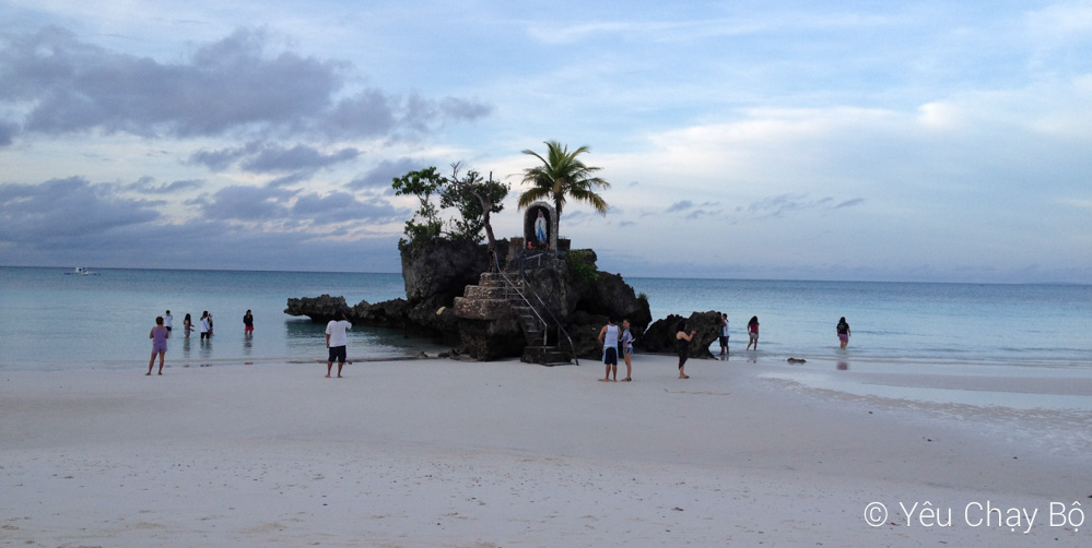 Cận cảnh Willy's Rock, mỏm đá biểu tượng của Boracay