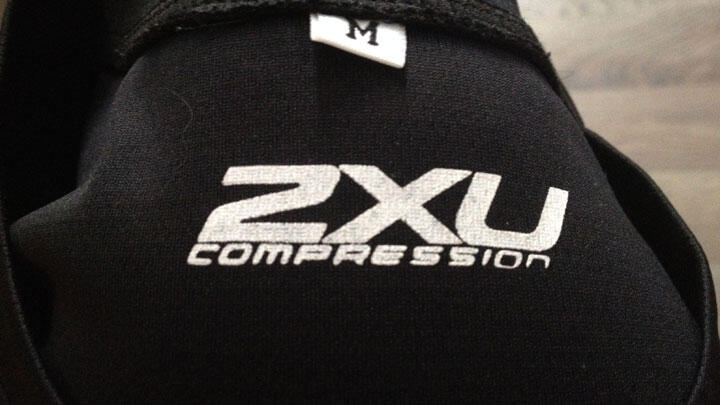 Câu chuyện áo 2XU… dỏm và quần Nike Pro Combat xịn