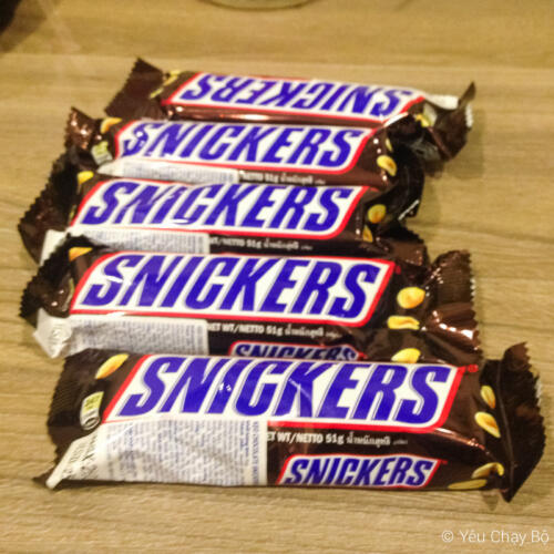 Snickers snickers snickers snickers và snickers