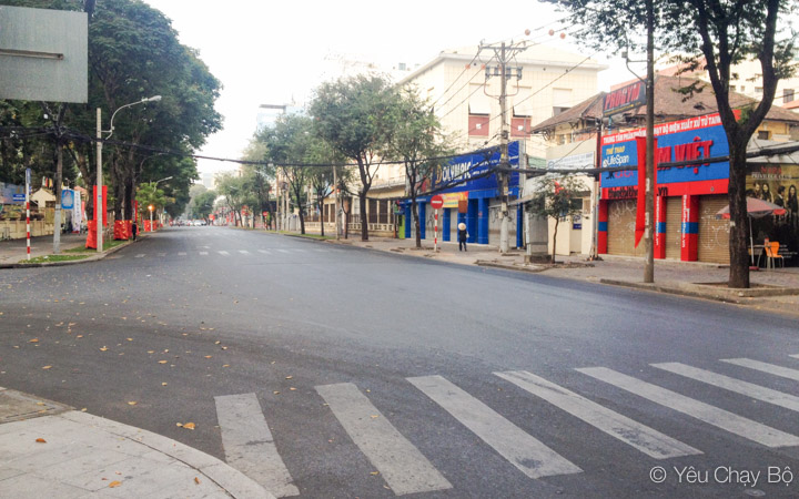 Đường Nguyễn Thị Minh Khai lúc 7h sáng