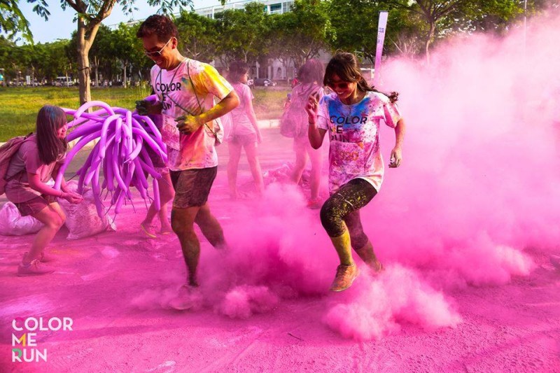 Lần đầu tiên Color Me Run được tổ chức ở Việt Nam đã tạo nên cú hích lớn cho phong trào chạy bộ trong nước. Năm nay Color Me Run sẽ quay lại với hành trình đầu tiên ở TP.HCM, sau đó là Đà Nẵng và Hà Nội. (Ảnh: Pulse Active)