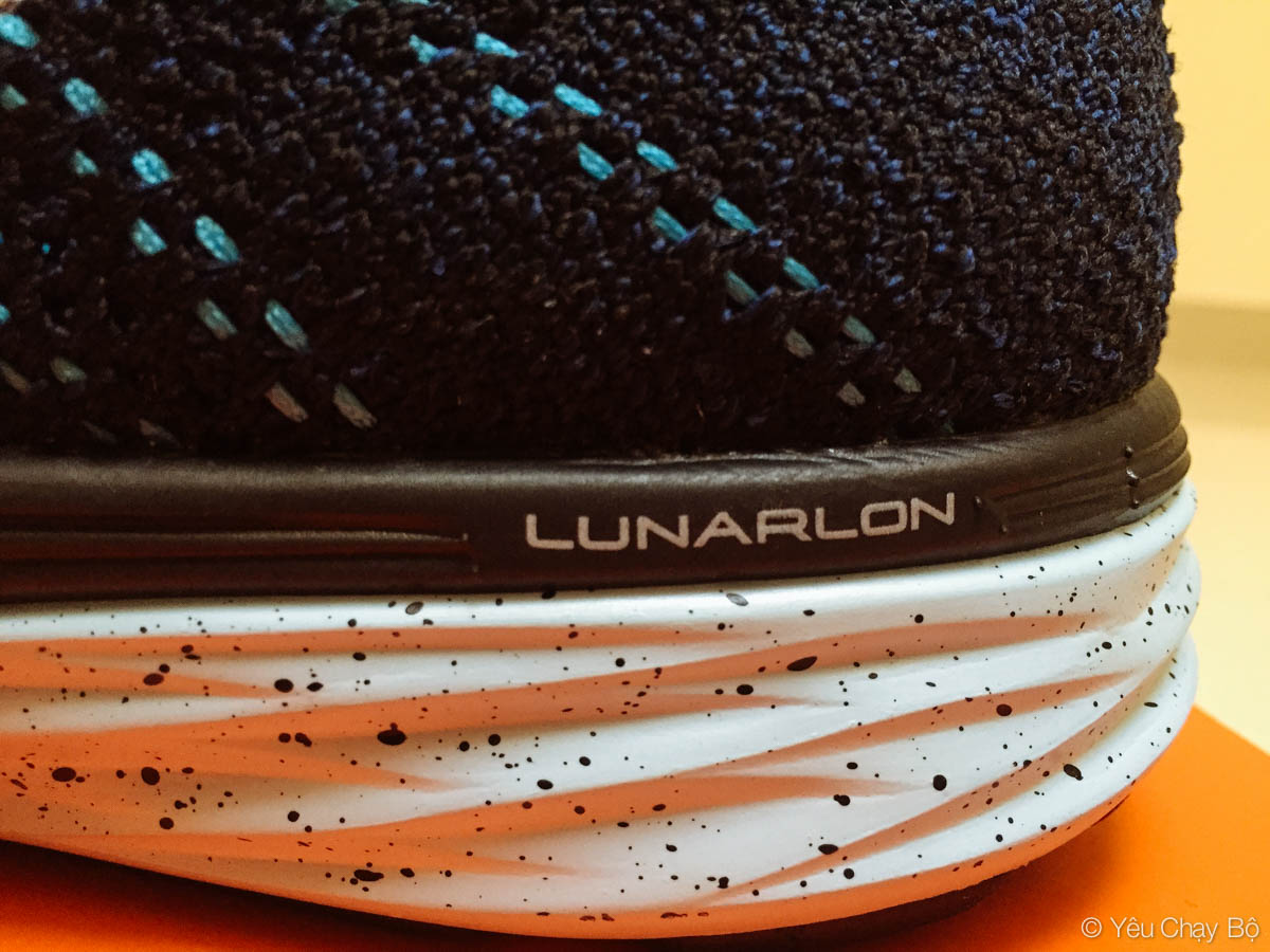 LUNARLON tiếp tục phát huy khả năng đàn hồi tuyệt vời trên Nike Flyknit Lunar 3