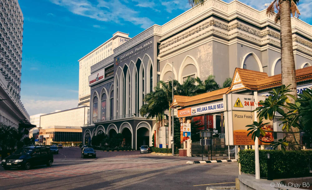 Malacca MegaMall ngay trước cửa khách sạn