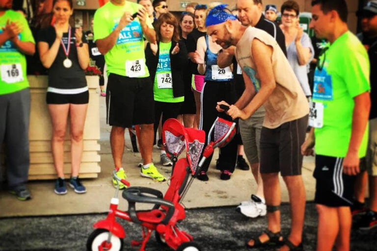 Derek Hogg – Ý chí runner vượt qua căn bệnh ALS quái ác