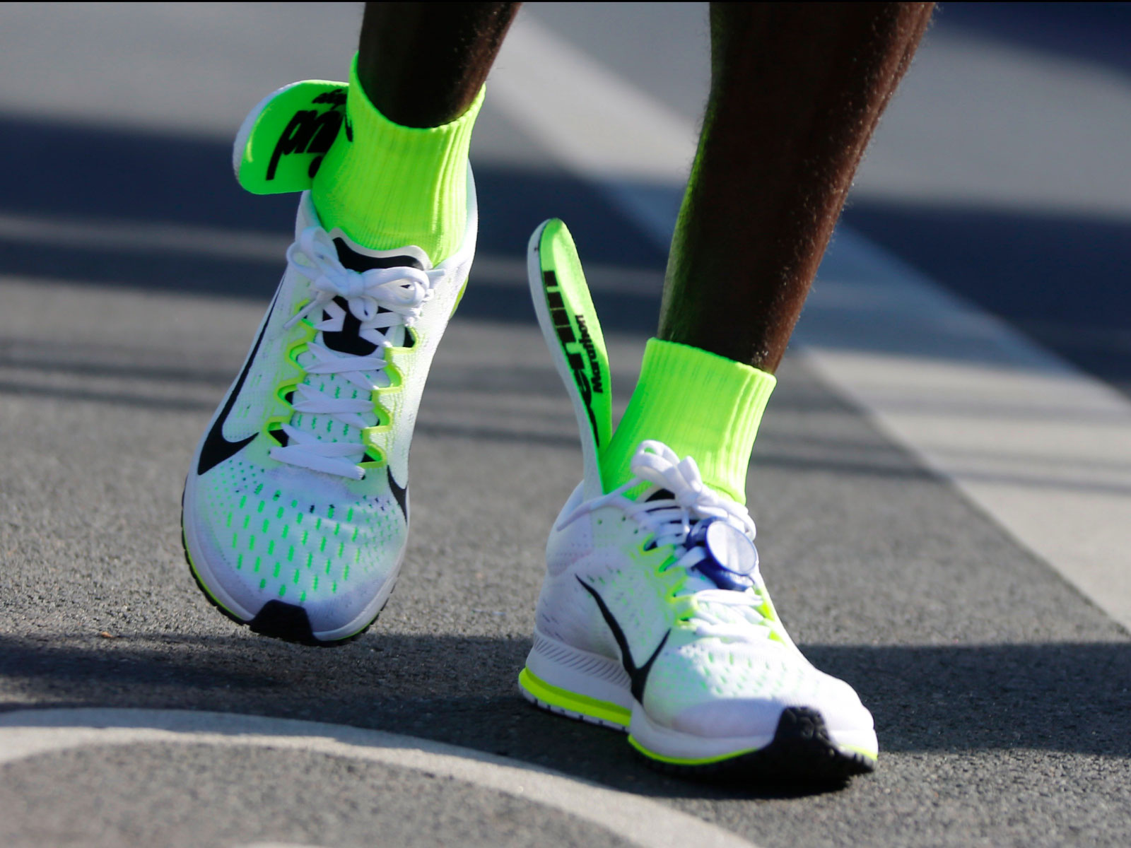 Trên chân Nike Vaporfly 4% Flyknit - Êm chân quá đã! - eliud kipchoge nike 2015