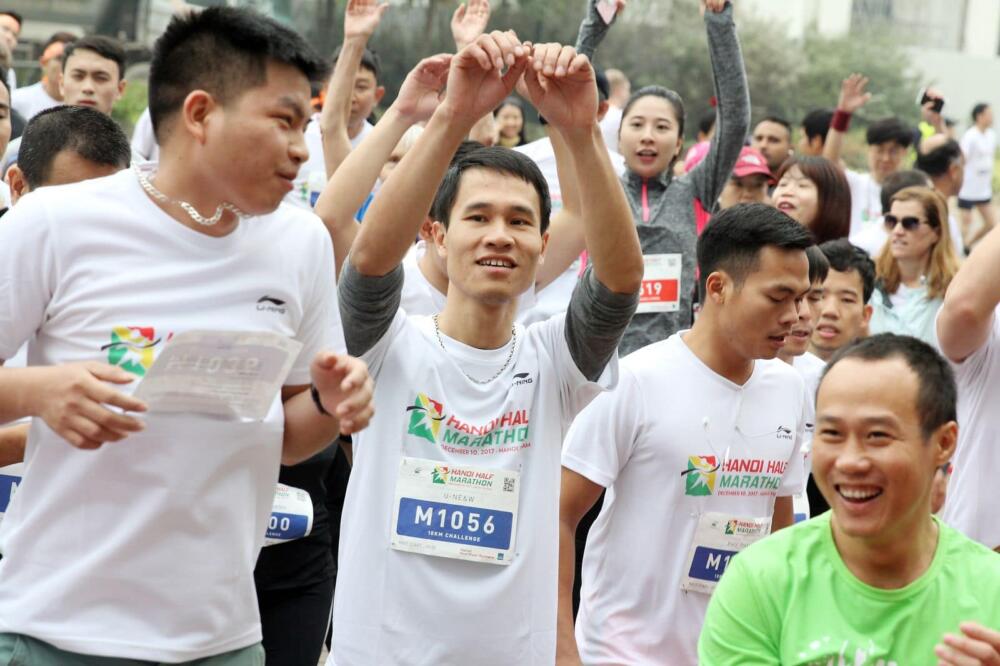 [QC] Li-Ning đồng hành cùng Hanoi Half Marathon 2017 - li ning dong hanh cung hanoi half marathon 2017 7