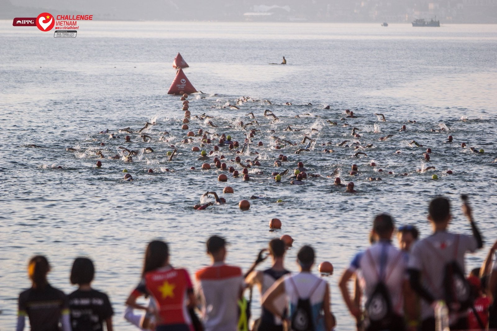 Kí sự Challenge Vietnam 2019 - [Phần 2] Tận hưởng biển êm, chịu đựng dốc đứng - challenge vietnam 2019 swimming start