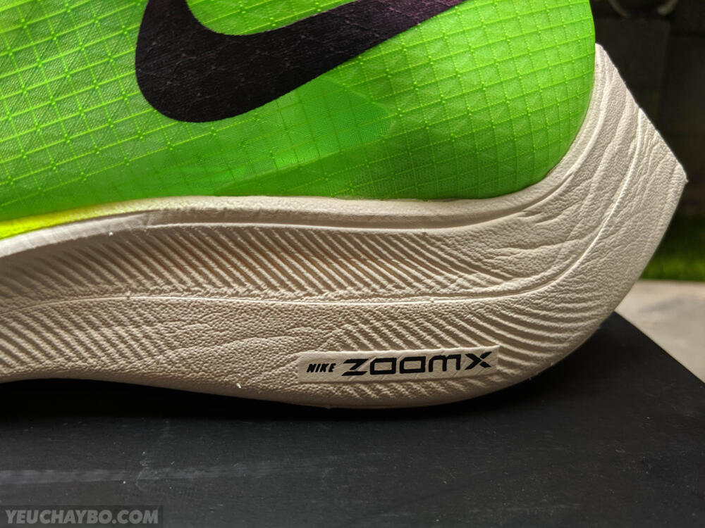 Trên chân Nike Vaporfly NEXT% - Êm hơn, nhẹ hơn, thoải mái hơn - tren chan nike zoomx vaporfly next percent 09