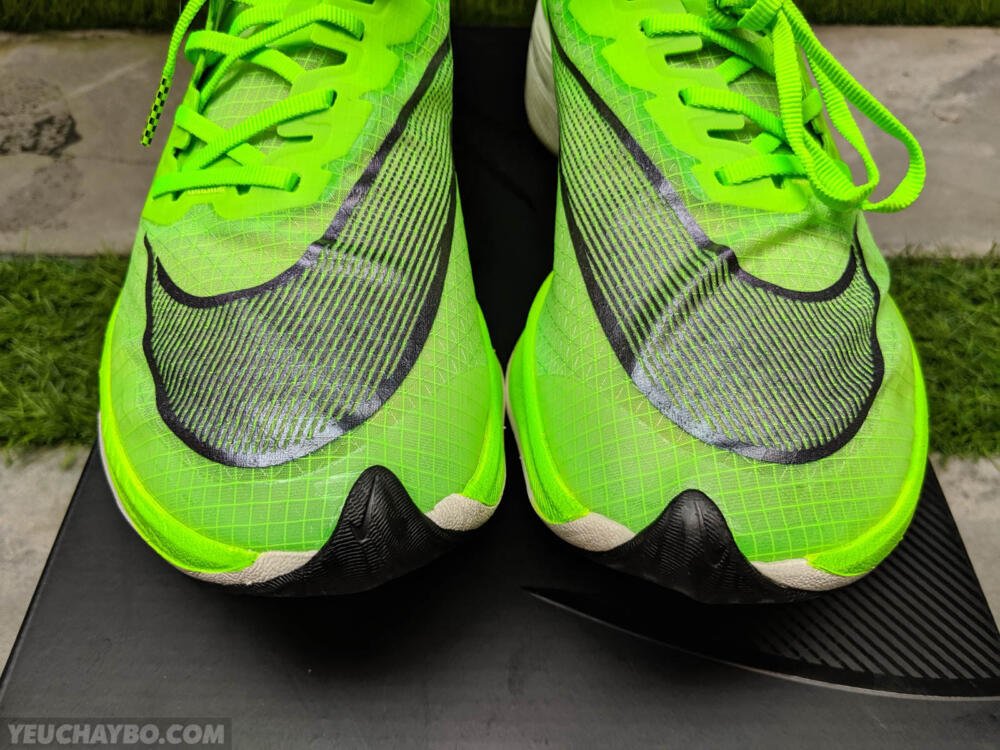 Trên chân Nike Vaporfly NEXT% - Êm hơn, nhẹ hơn, thoải mái hơn - tren chan nike zoomx vaporfly next percent 12