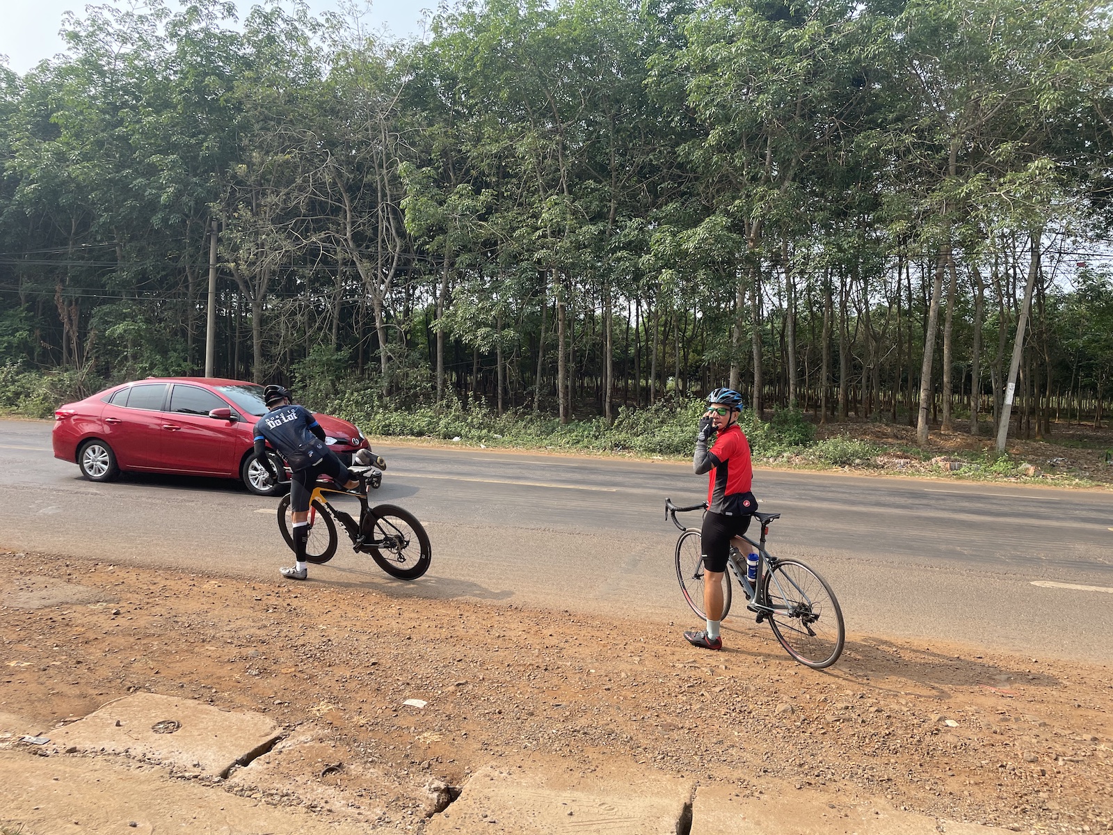 Kí sự tập huấn cuối tuần Sài Gòn - Vũng Tàu: đạp xe 135km, bể kèo bơi - chạy - dap xe cat lai vung tau 22 03 2021 4