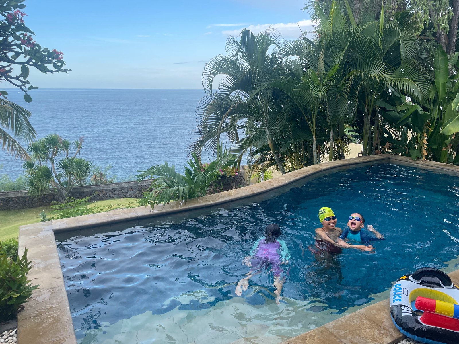 Chạy bộ ngắm biển, bơi lội ngắm san hô ở Amed, Bali - aquamarine sea view villa 2