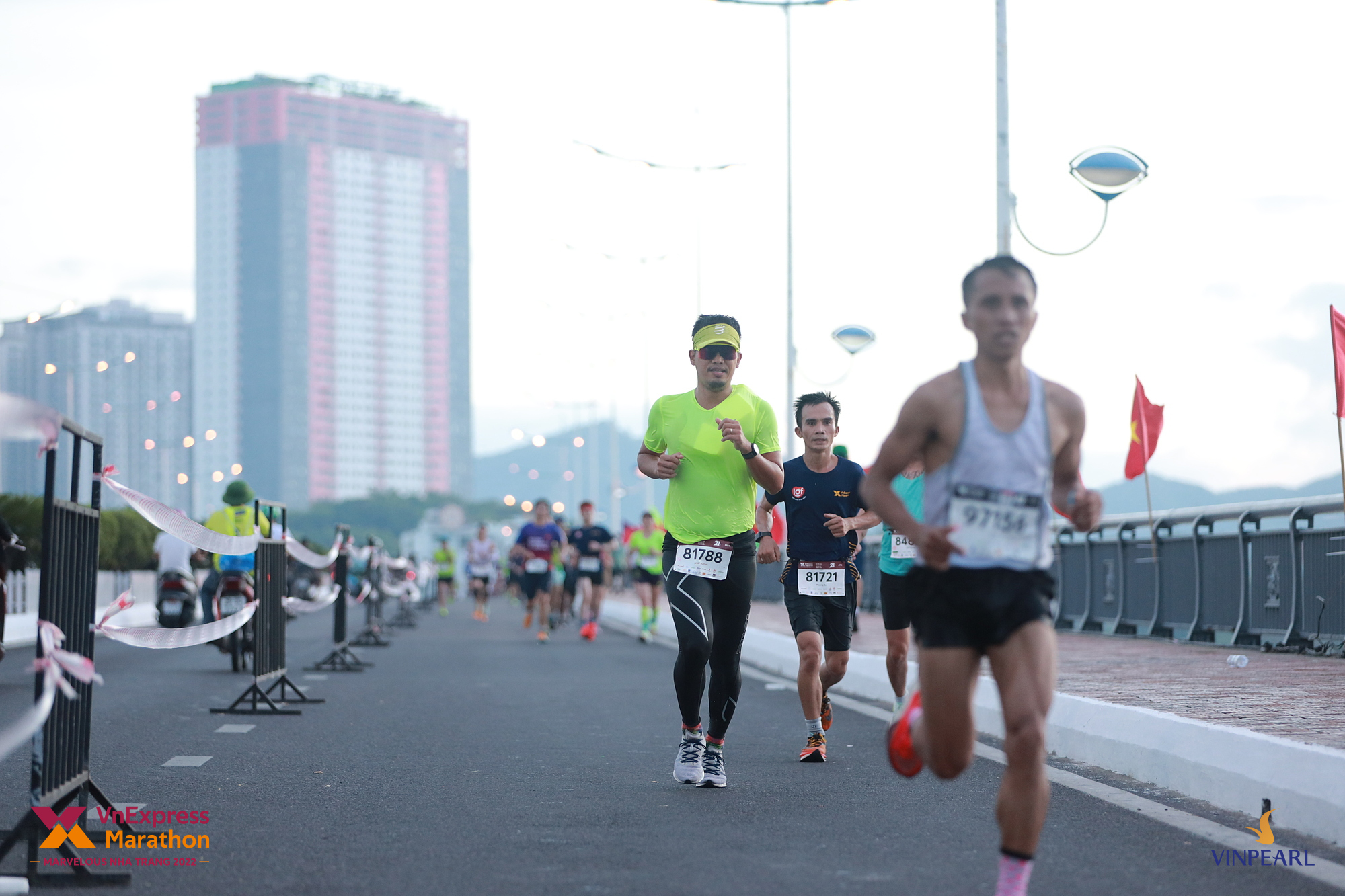 Kí sự VnExpress Marathon Nha Trang 2022 - Chạy là phụ, ăn nhậu là chính - vnexpress marathon nha trang 2022 on the race 2